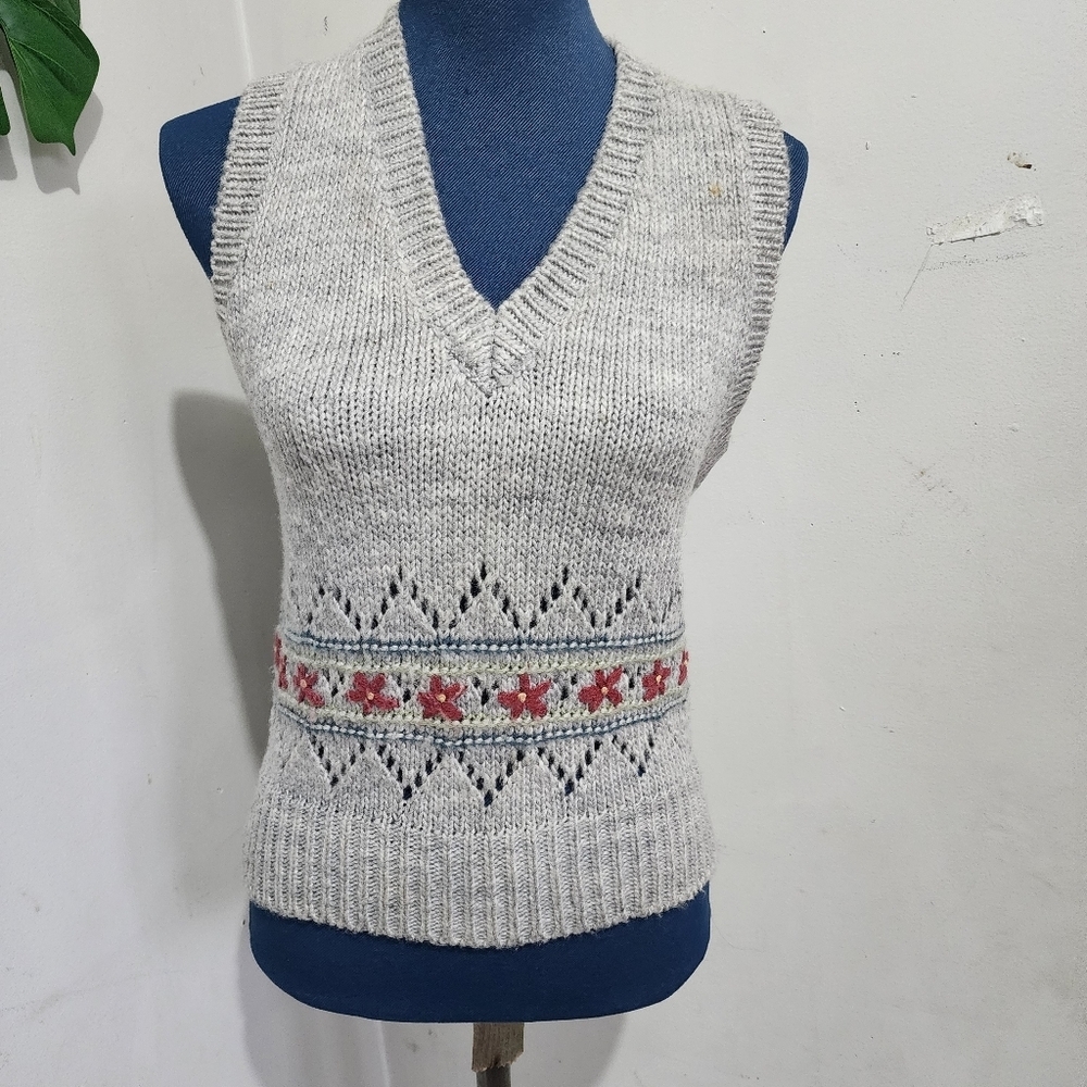 Vintage Heathered Grey V neck Sweater Vest with Flowers